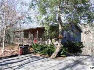 310 Beech Ridge Ln, Gatlinburg, TN 37738