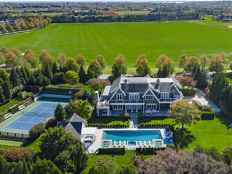 10 Two Trees Ln — Photo 2