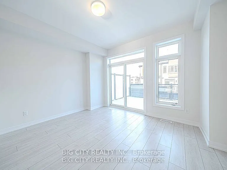 46 Akil Thomas Gdns S — Photo 10