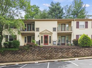 5811 Cambridge Dr APT 670, Springfield, VA 22152