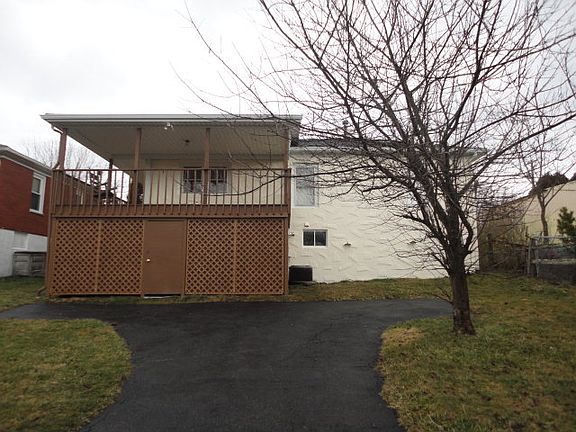 3rd image of 803 Summerlee Ave