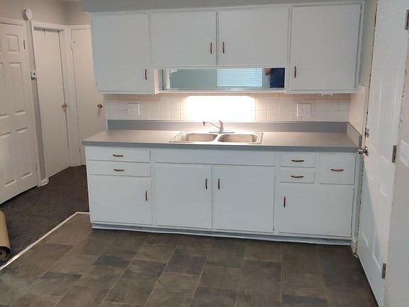 2nd image of 1668 Carstare Dr #2