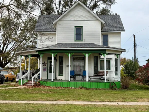 210 N Washington Ave, Lacona, IA 50139