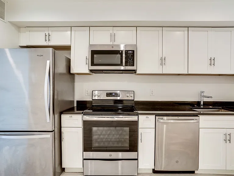 727 Quebec Pl NW — Photo 15