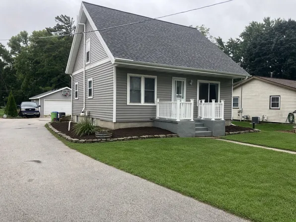 W347N5250 Elm Ave, Okauchee, WI 53069