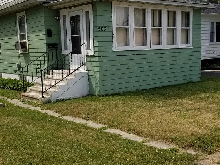 903 Broadway Ave #1 — Photo 3