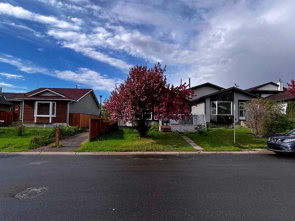 1st image of 127 Whitehaven Rd NE