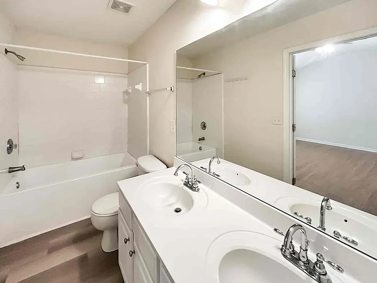 4033 Edgecomb Dr — Photo 16