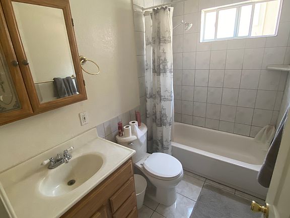 4th image of 715 E Verdugo Ave