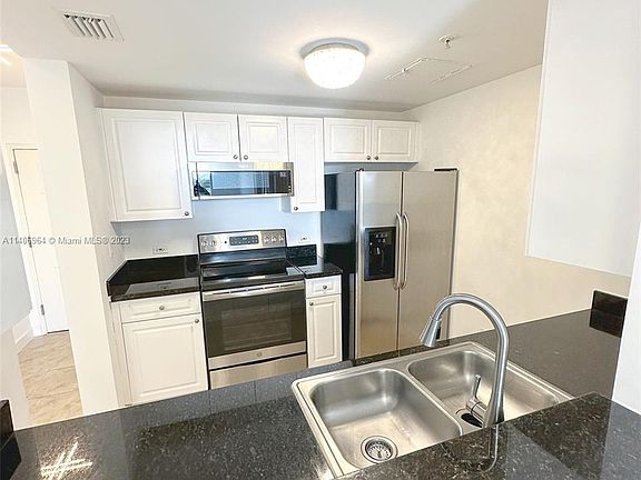 3rd image of 2600 SW 27th Ave APT 505