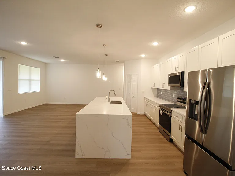 1658 Hamilton Ave SW — Photo 5