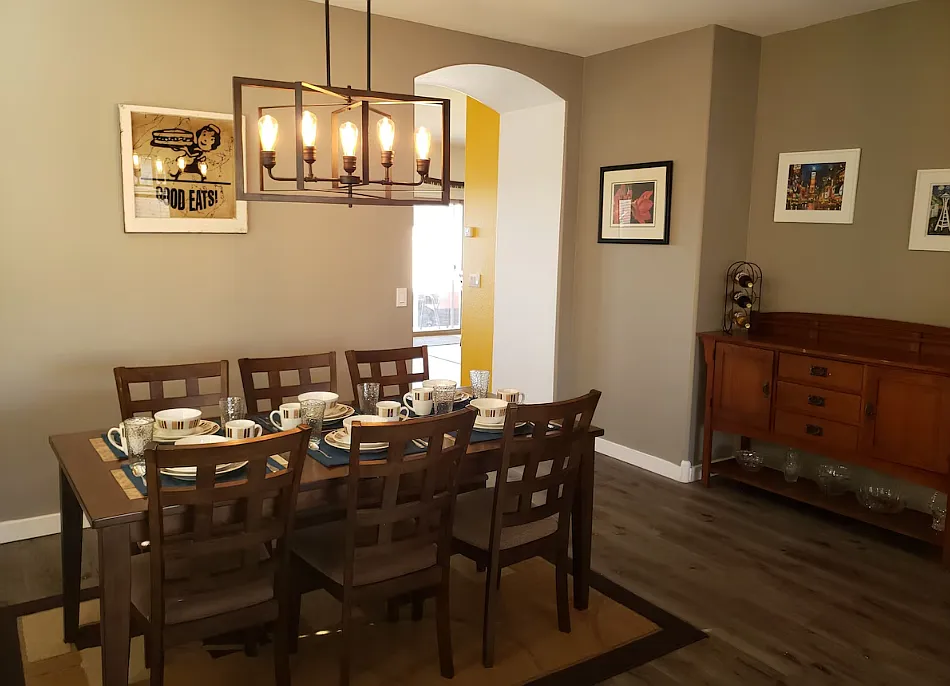 4 bed, 2.5 bath, 2237 sqft, $2,500 — Photo 4
