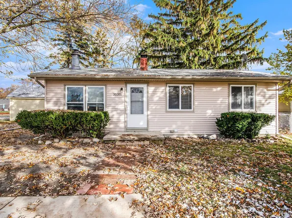 35381 Dern Dr, Brownstown, MI 48173