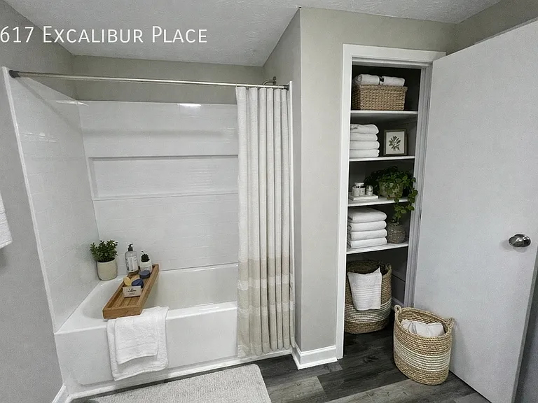 5617 Excalibur Pl — Photo 8