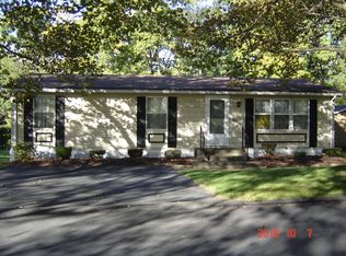 90 Hickory Hills Dr, Bath, PA 18014