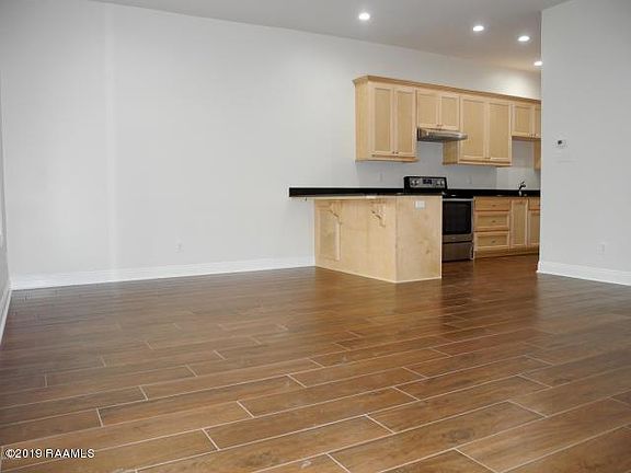 3rd image of 1302 Court Ave