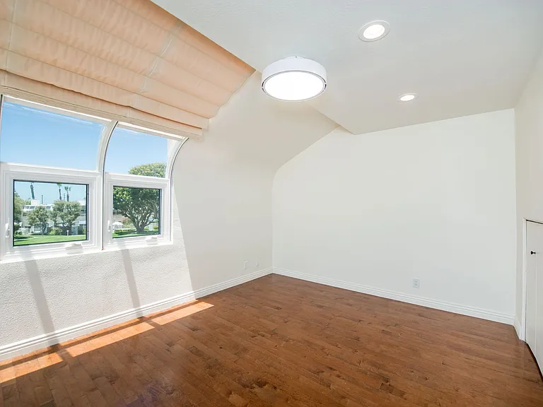 3299 Tempe Dr — Photo 34