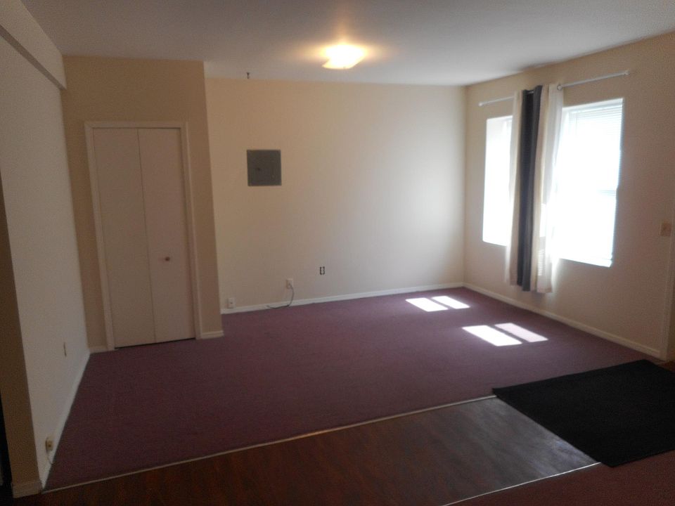 1st image of 26658 W Huron River Dr