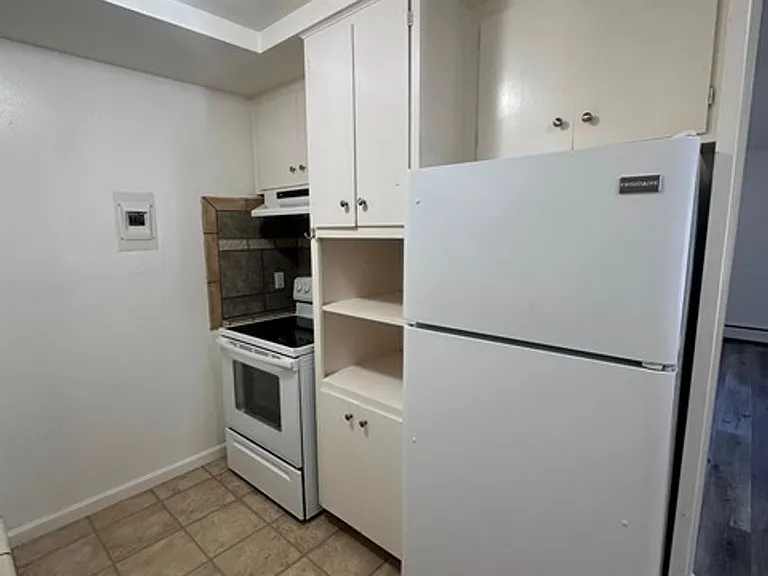 2544 Union St — Photo 37