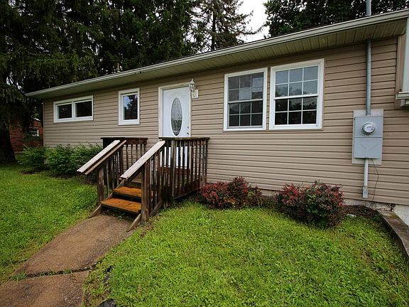 3rd image of 121 Clemens Ln