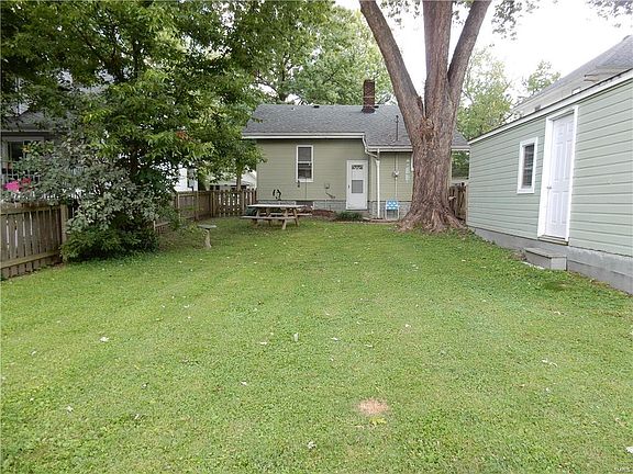 3rd image of 1017 Ruskin Ave