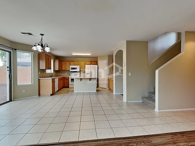 206 S 151st Ave — Photo 3