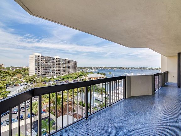 5th image of 108 Lakeshore Dr APT 738