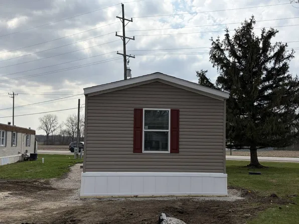 115 Park Estates Ave #115, Pontiac, IL 61764