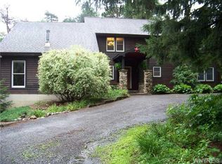 S3625 Two Rod Rd, East Aurora, NY 14052