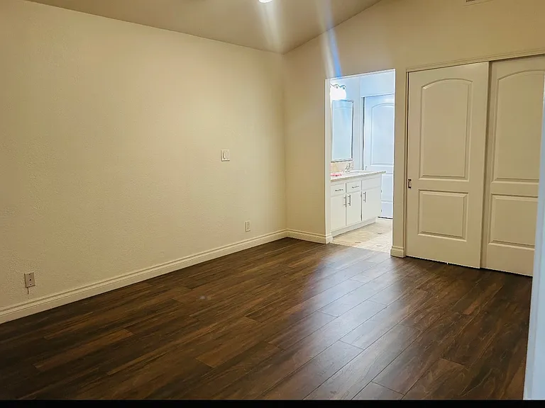 2034 Riverbirch Dr — Photo 9