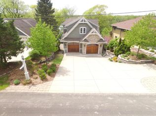 5989 Artist Bay Rd, West Bend, WI 53095