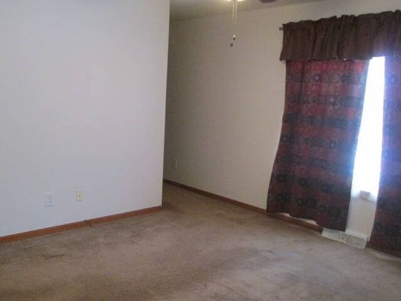 5th image of 700 S 11th St