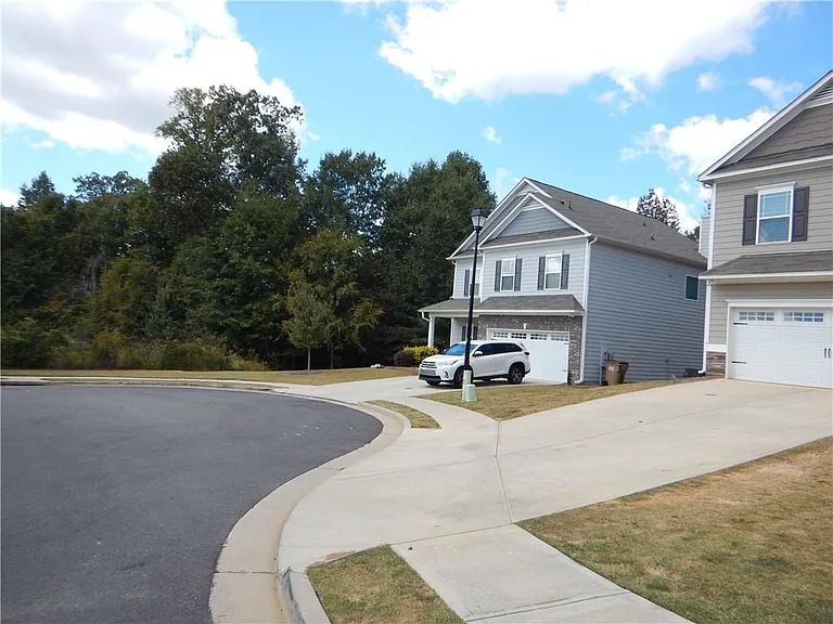 720 Country Ridge Dr — Photo 24