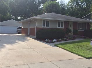 2409 S 37th St, Lincoln, NE 68506