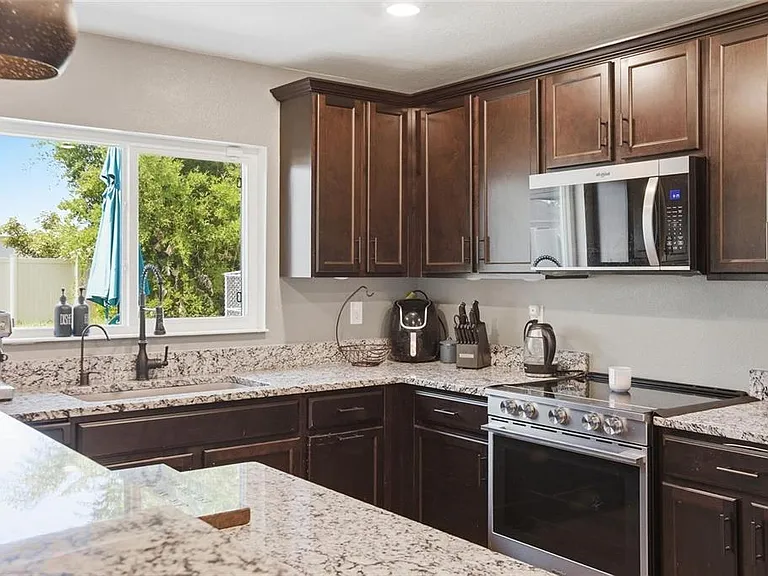232 Lake Lucerne Way — Photo 8