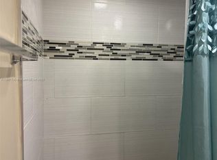 827 NE 199th St APT 102, Miami, FL 33179