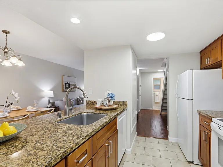 21063 Red Fir Ct — Photo 4