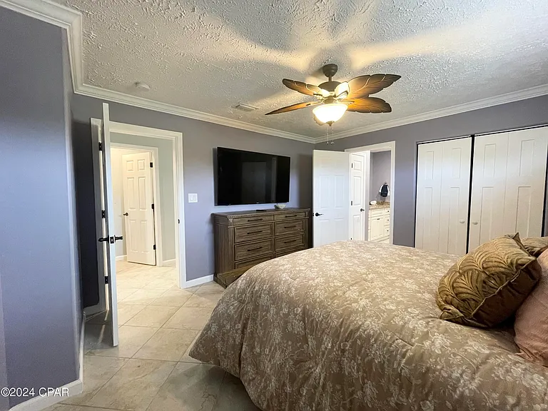 1043 Plantation Dr — Photo 25