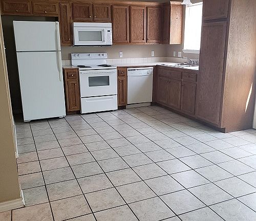 3rd image of 101 Chicago Ave #18001004