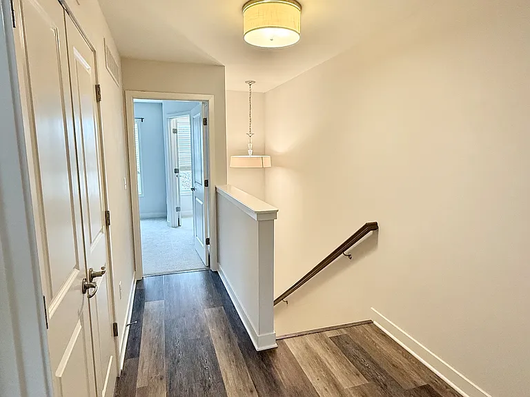 941 Canton St — Photo 8