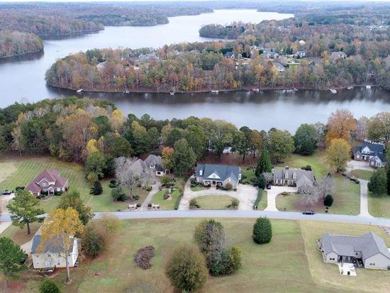 311 Bass Cove Dr, Taylors, SC 29687