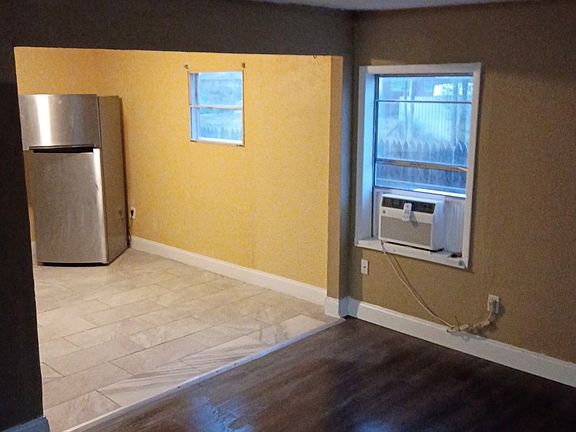 5th image of 908 West St