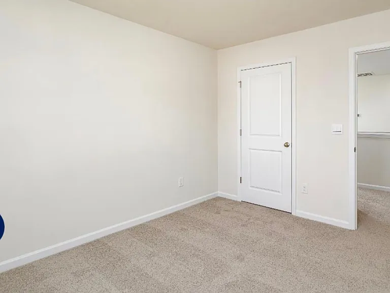 1361 37th Avenue Ln NE — Photo 16