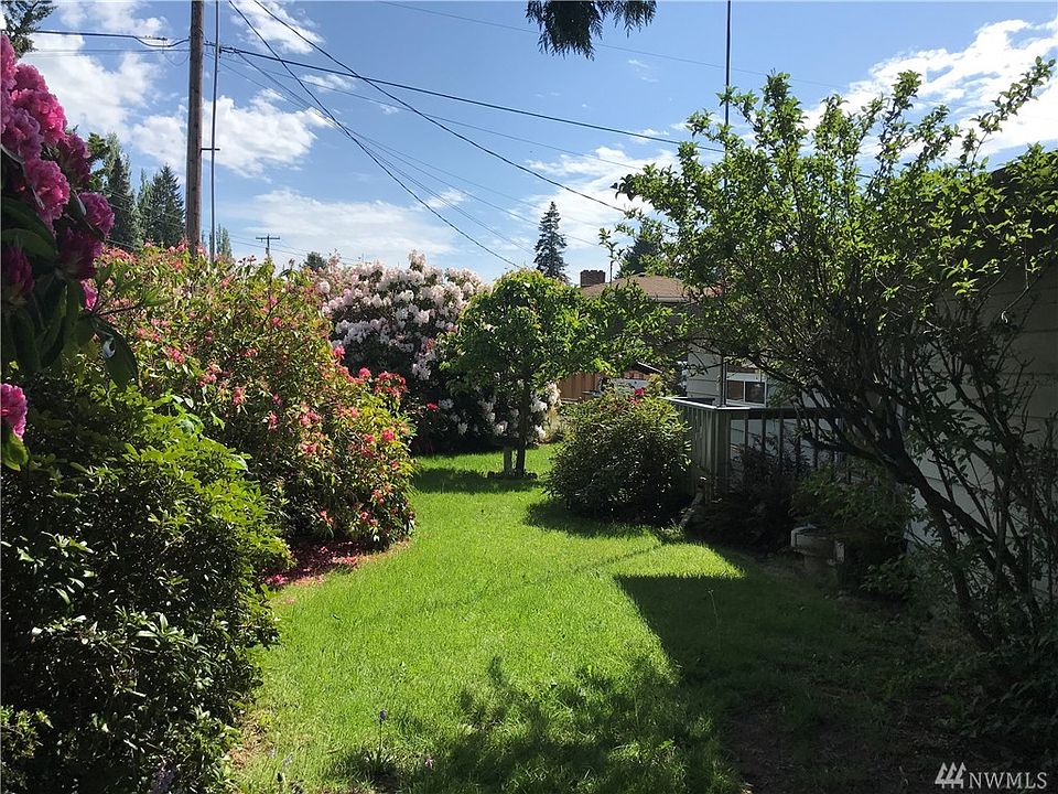 2nd image of 3807 Petersville Rd NE