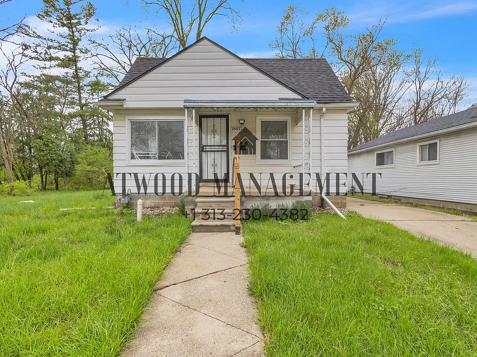 18437 Trinity St