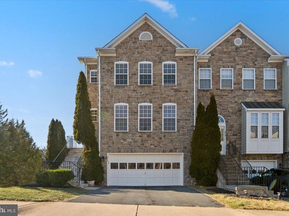 927 Buttonwood Ter NE