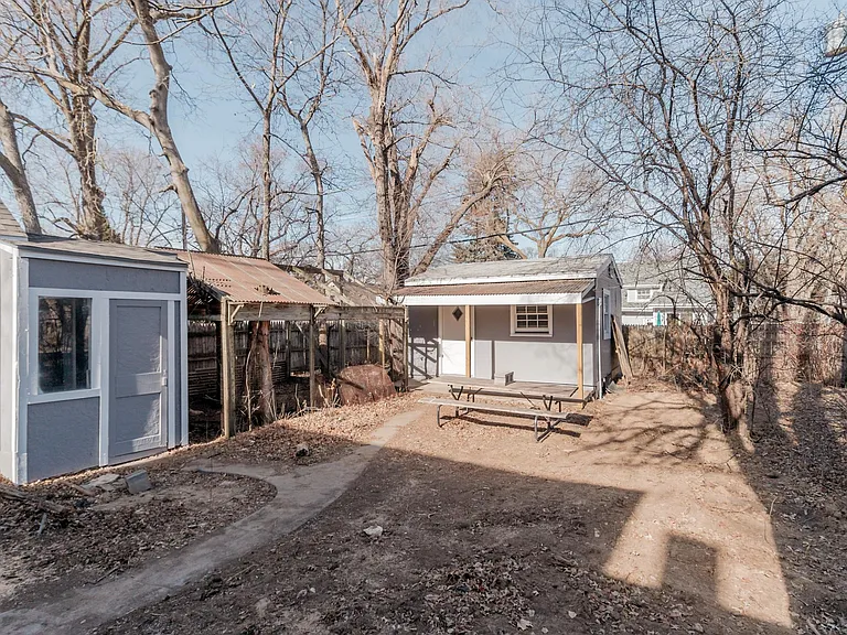 3026 Sewell St — Photo 37