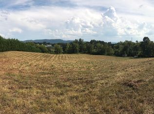 806 Helton Rd, Maryville, TN 37804