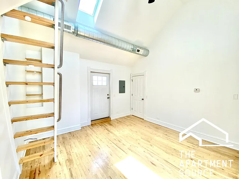 1820 S Throop St #3RE — Photo 2