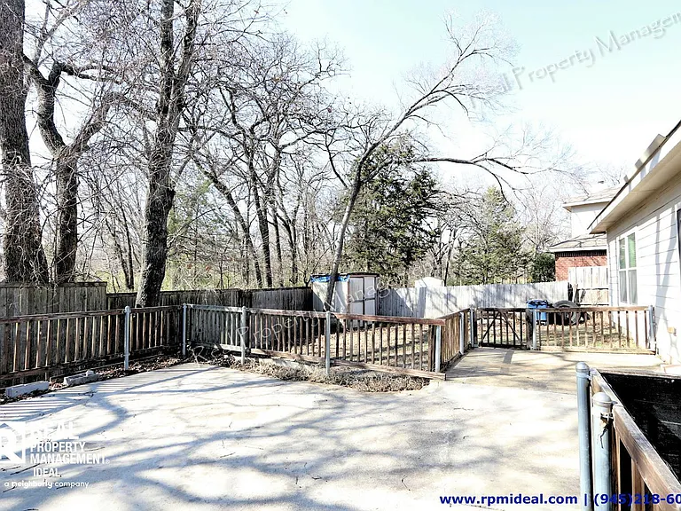 1910 Pin Oak Ln — Photo 31
